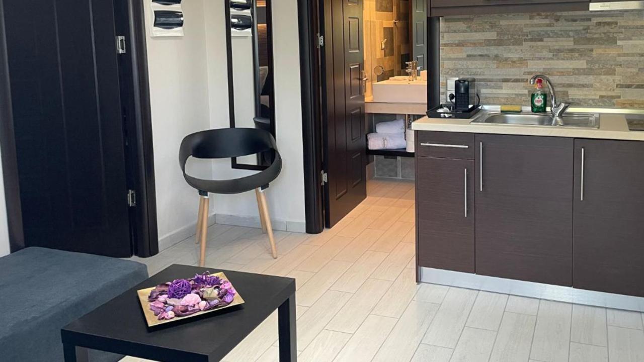 Luxrooms Ofrinion Ngoại thất bức ảnh